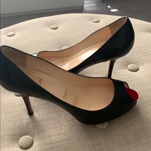 Christian Louboutin size 7 Mater Claude 85